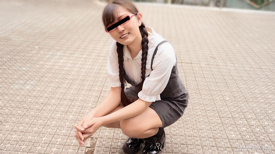 021426_01 お尻の開発にも興味津々な赤メガネ娘