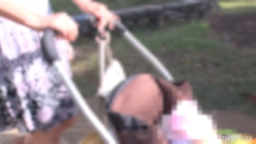 fc2-ppv 4899642 １児の子を連れ撮影場所に来た巨乳シングルマザー ベビーカーの横で禁断のモラル皆無ハメ撮り中出し | FC2コンテンツマーケット