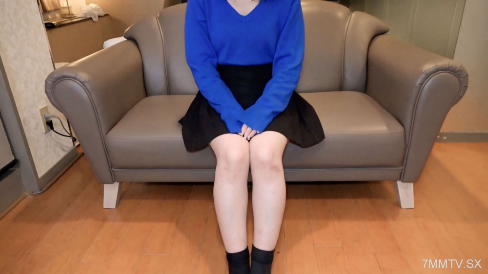 fc2-ppv 4924999 【無】童顔黒髪で小柄で美乳すべてが良いです⤴さらに天然ヘアーがエロい！見た目に反して性には積極的でこんな女性に中だし二連発！ ※特典高画質 | FC2コンテンツマーケット
