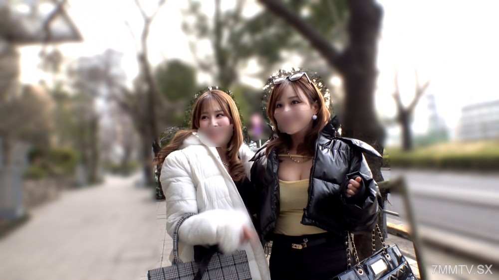 fc2-ppv 4930885 乳ハミ出とるやんけ!!エロさ限界突破破廉恥ビッチ爆乳Ｗギャル無限生ハメ中出し４Ｐ乱交 | FC2コンテンツマーケット