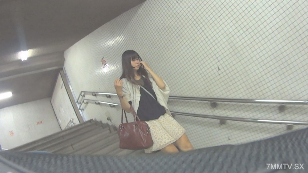 fc2-ppv 4969573 ［個撮・プラベ］ ［素顔セフレ］ 街中でパンティ逆さ撮りした後にホテルで生ハメ！ひと回り上のチンポで大満足！！ | FC2コンテンツマーケット