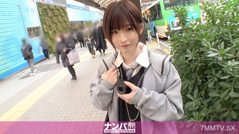 200GANA-2849 マジ軟派、初撮。 1914 おっとりカメラ女子を高田馬場でナンパ！話しててほっこりするミニマム少女(身長148cm)も実は欲求不満で… 脱がしてびっくりスベスベもち肌！頬ずりしたくなる真っ白なお尻を鷲掴みにしてピストン連打！！！