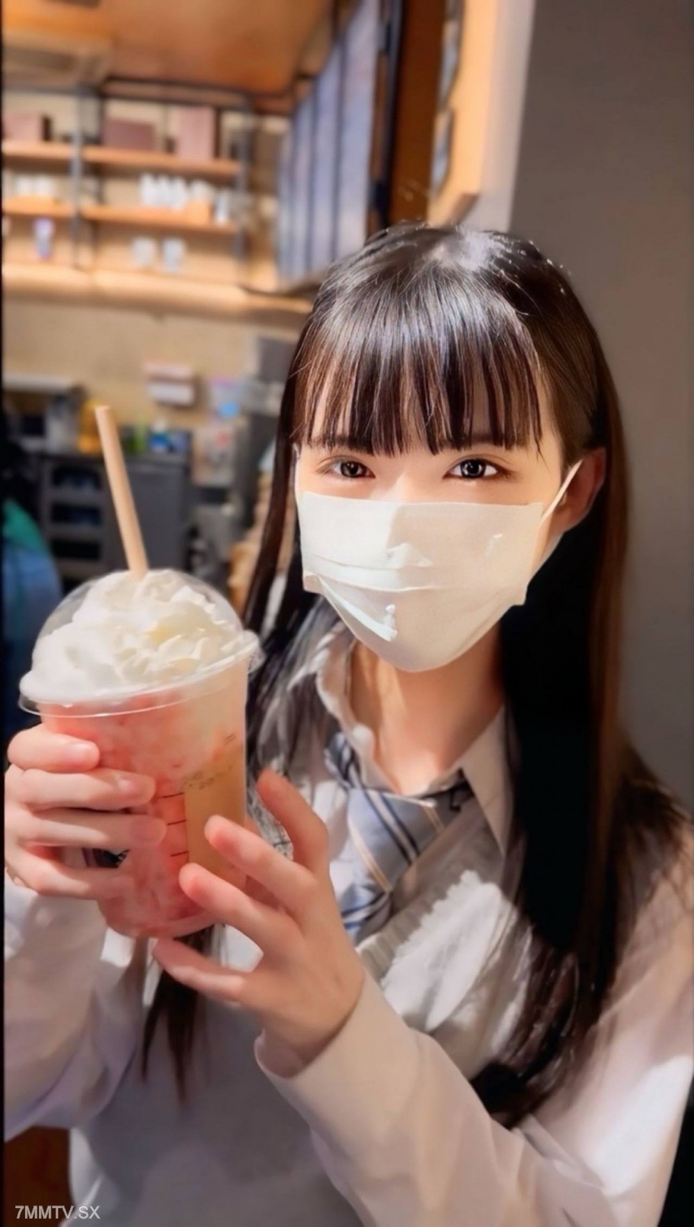 FC2-PPV 4545625 【期間限定】青春真っ只中の18歳の在校生 中出し2回戦 {