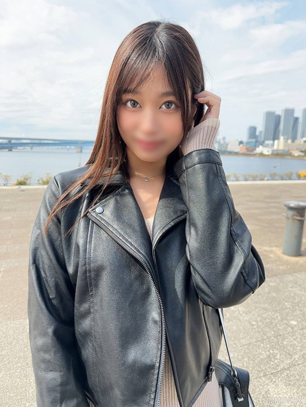 FC2-PPV 4550238 ※初回数量限定※【素人・中出し】アプリで知り合った可愛すぎるOLちゃん・みなみ２２歳★デート中にお外でフェラ抜き★ホテルで中出し＆顔射 {