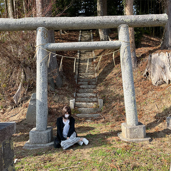fc2-ppv 3244942 【野外・ぶっかけ】[後編]帰り道で神社を見つけたので、神様の前できちんと返済しますと誓わせました。 {