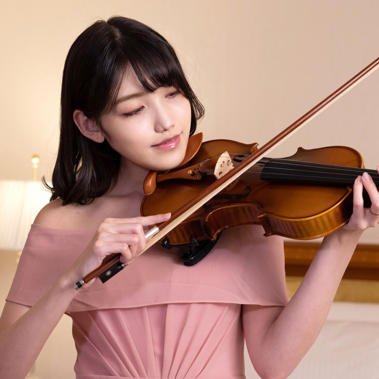 fc2-ppv 3245220 ※期間限定※【清楚でドスケベ♡】美人ヴァイオリニスト人妻30歳。デカチン男とゲス不倫!!全身クリトリス敏感ボディ美人妻がハードピストンでイキ狂い潮孕ませ中出しファッキン!!【狂演ハメ撮り】 {