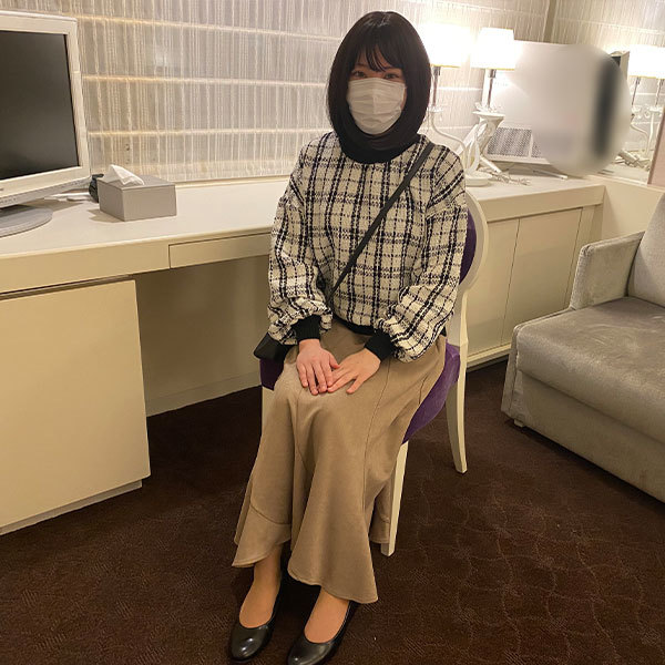 FC2-PPV 4324201 ※3/4まで333pt※【ハメ撮り・中出し】毎度おなじみスレンダー美人人妻です。 {