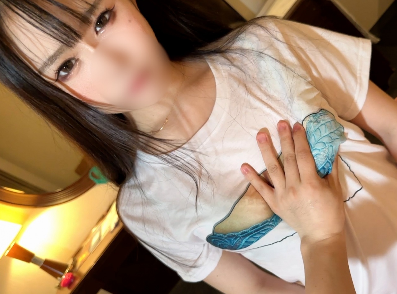FC2-PPV-4975384 【個撮】※表記不可※②  毎日肌ケアをかかさない清楚系黒髪　遠方のついでに声かけてチラつかせてホテルに呼び出し２回目　デ〇ヘル嬢みたいにち〇ぽを手コキさせて遊びました
