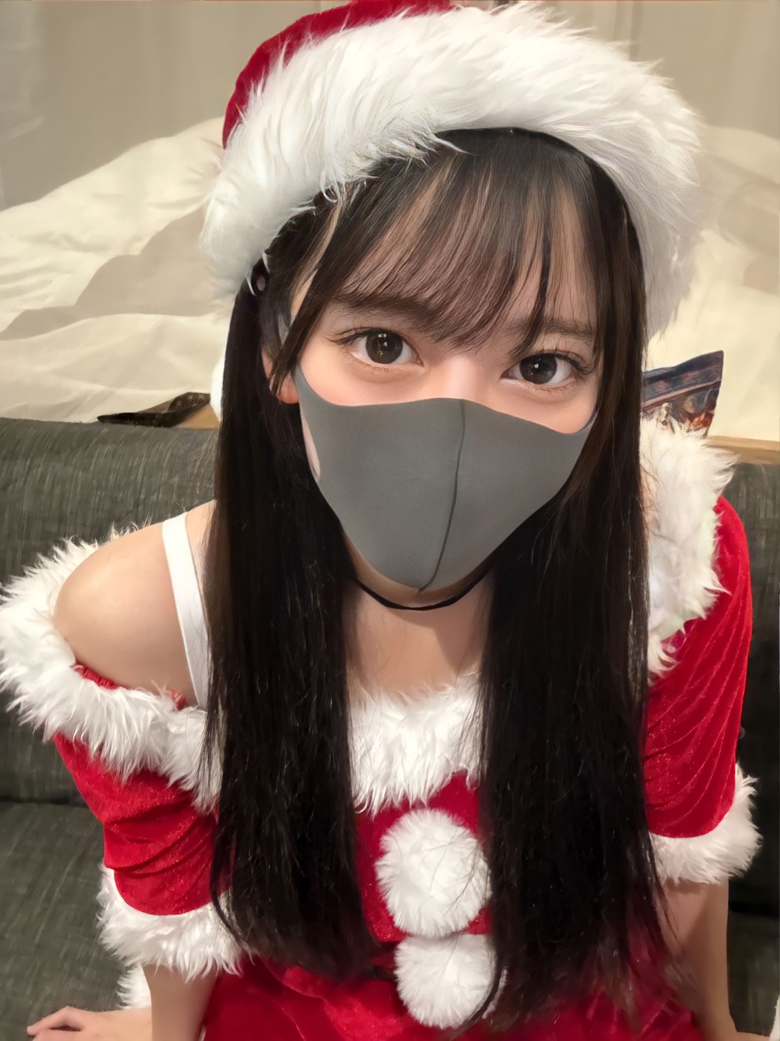FC2-PPV-4976503 【史上最高奇跡の美女が登場！】Fカップゆあちゃんサンタコスで大量顔射！今年最高のXmasプレゼント！
