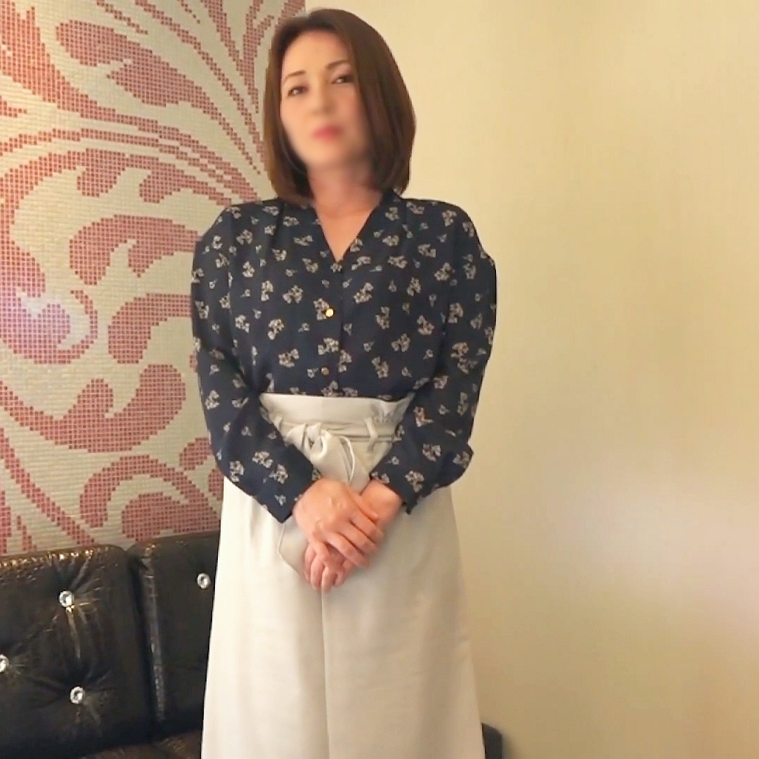 FC2-PPV-4977303 3年旦那とレスで性欲カンスト状態美熟女(48) 昼下がりから濃厚フェラで他人棒をせがむ変態。鬼ピストンから子宮口突きで昇天＋他人種中出しに歓喜。