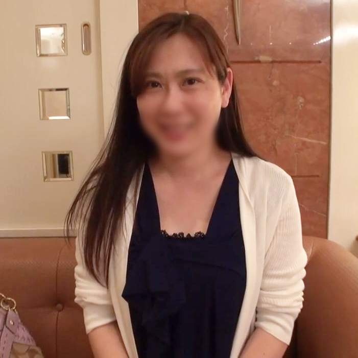 FC2-PPV-4977388 《熟女》結婚して20年以上、浮気もせずに我慢してきたとのこと！セックスレスに耐え切れず出会い系に！46歳・ぽっちゃり熟女が他人棒の虜になってイキ狂い！