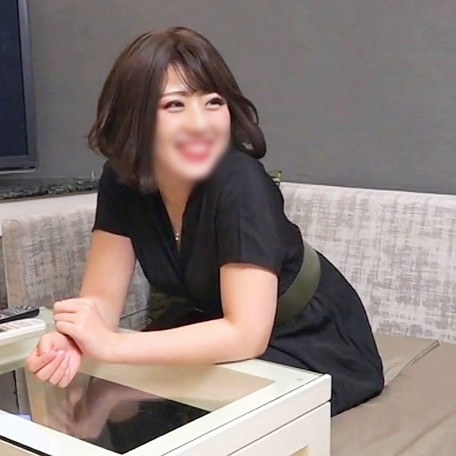 FC2-PPV-4978219 シゴデキなオーラ全開、サバサバ系美容部員(29) 乳首、クリトリス、膣奥の多点同時に快楽堕ちして脳イキ。ザーメンの匂いをオカズにオナニーするような変態です。