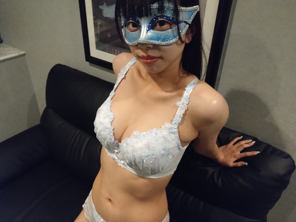 FC2-PPV-4978678 【個人撮影・中出し】旦那との交わりだけでは物足りないFカップ人妻　「旦那には絶対に内緒にしてくださいね・・・」