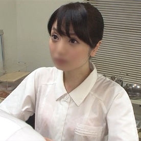 FC2-PPV-4978755 うちの病院のエース級にかわいい新人看護師 がんばりすぎてピンクの下着が透けちゃってる… 我慢出来ず休診中に診察台の上でこっそりハメハメセックス