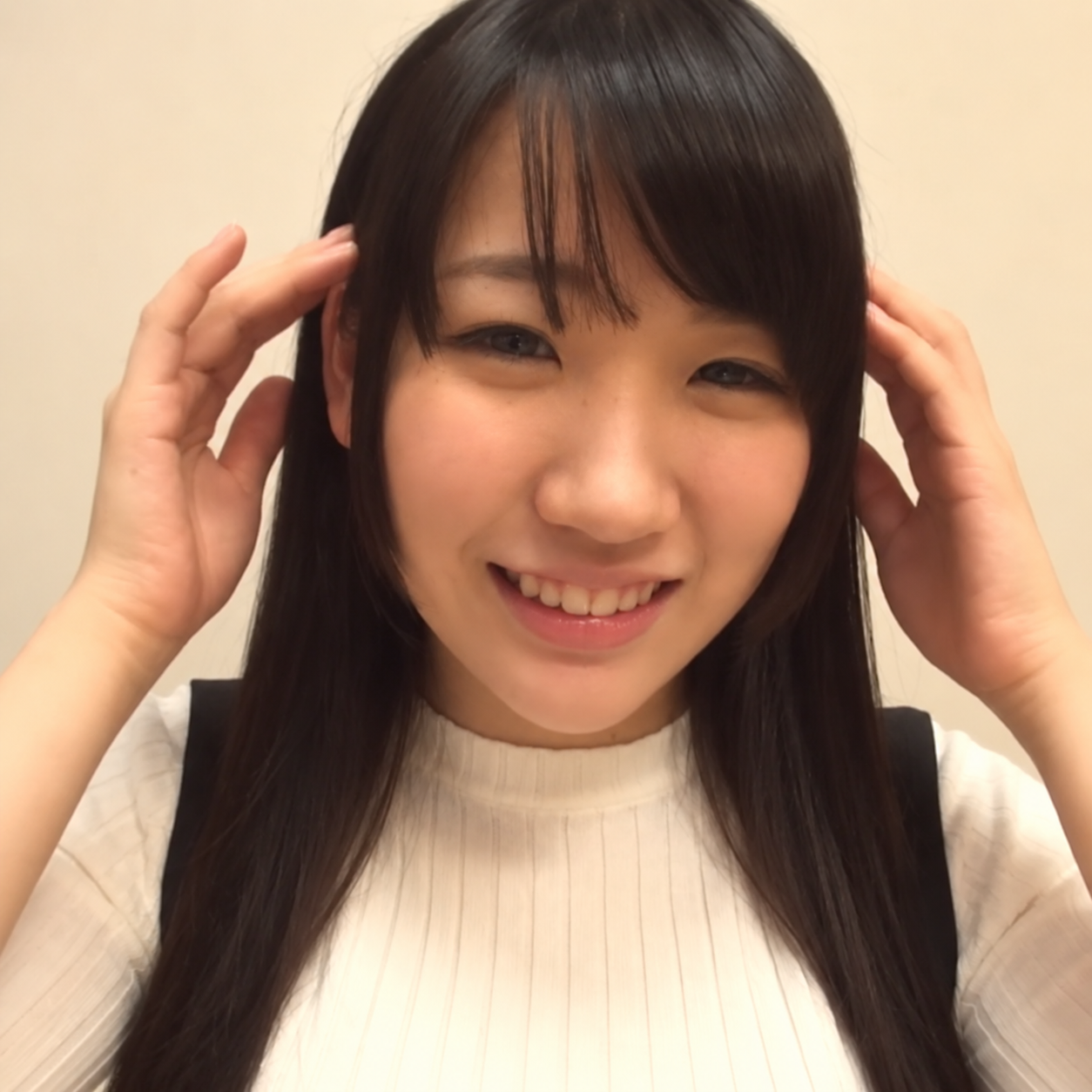 FC2-PPV-4979037 【限定】愛嬌抜群の素直なコにちんぽ舐めさせてみた