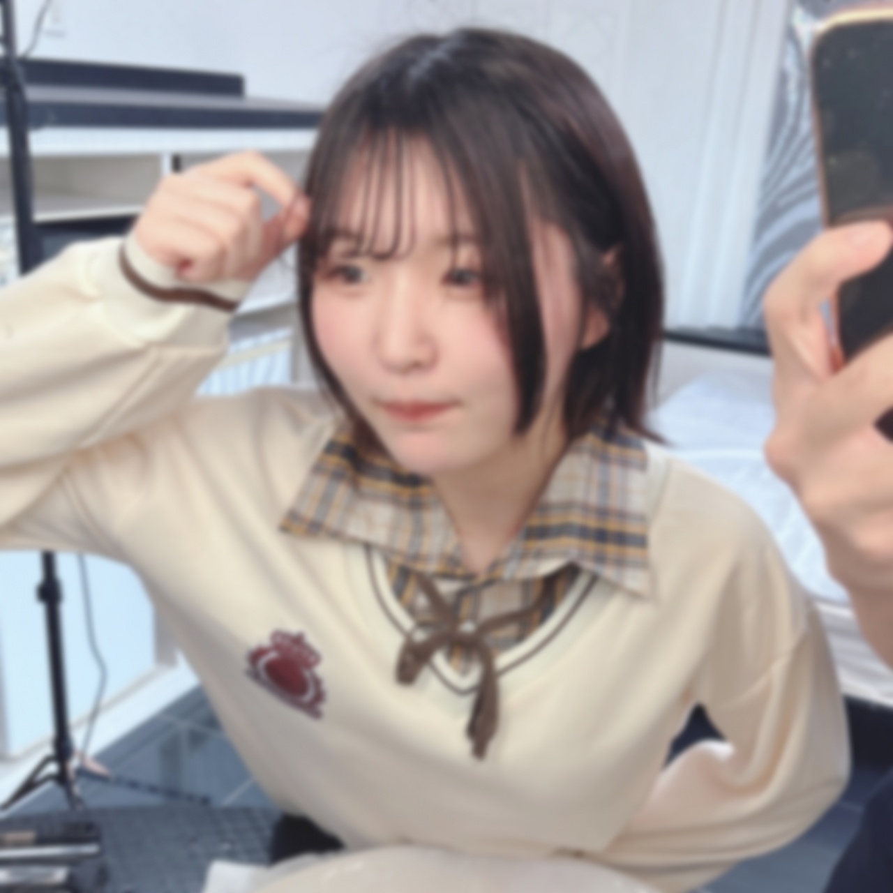 FC2-PPV-4979299 夢は小学校の先生。天使のような笑顔と色白美巨乳♡ほのぼの系美女のおじさま２人への体当たり性指導映像。