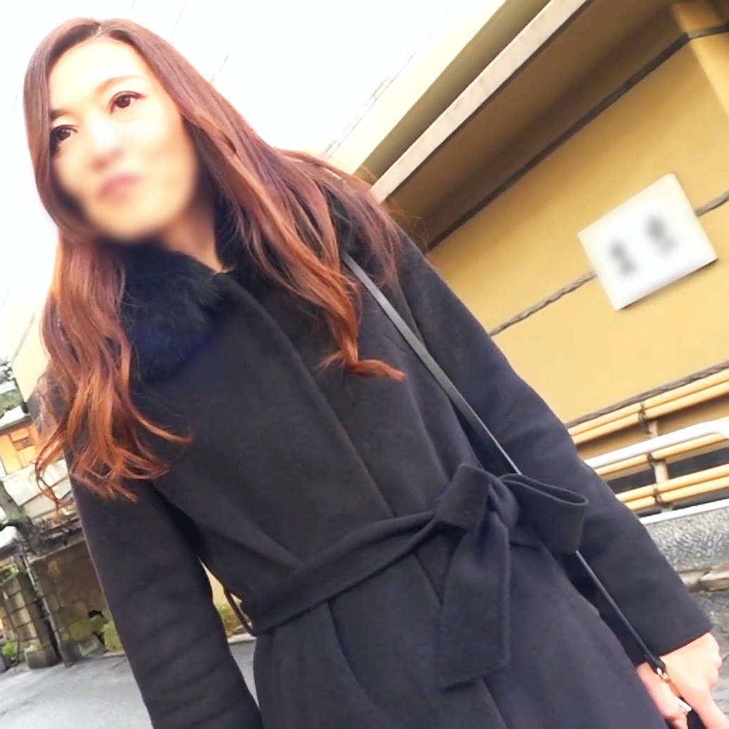 FC2-PPV-4979635 四十路妻の色気が常時ﾑﾝﾑﾝ溢れ出ているマダム。 お高そうな佇まいに反してプライドのかけらもない変態ドM。ガン責め→大量中出しに歓喜。