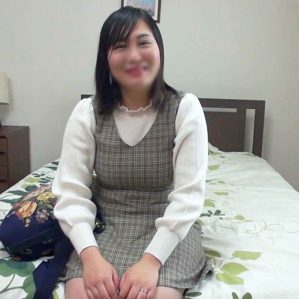 FC2-PPV-4979777 ランジェリー×不倫で非日常的快楽に没頭する人妻の痴態を撮影。 普段は真面目なのに子宮口に他人棒がめり込む快楽でｱﾍｱﾍ♥