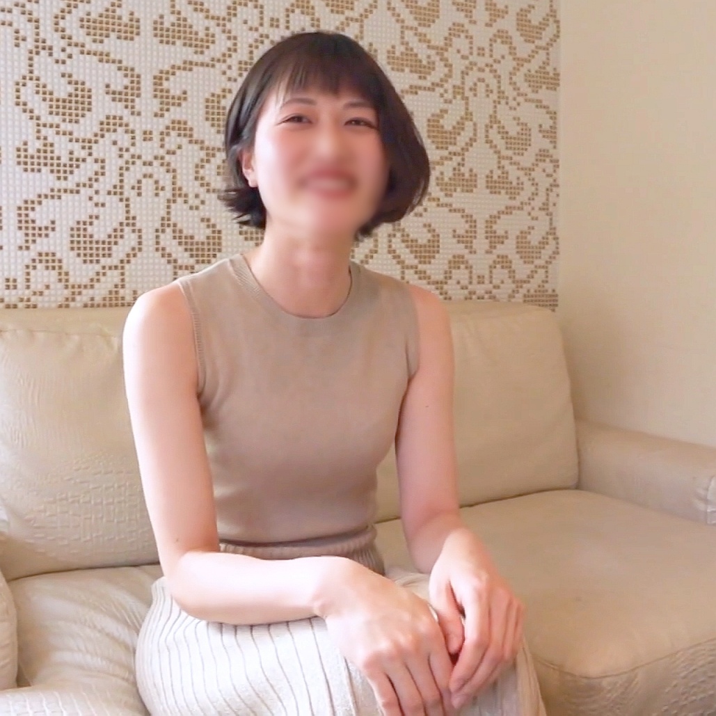 FC2-PPV-4980154 極限までお淑やかなのは表だけ。中身は想像を絶するドMな人妻。 淑女と呼ばれるような四十路がアヘって中出しをせがみ、潮吹きする衝撃的不倫映像。