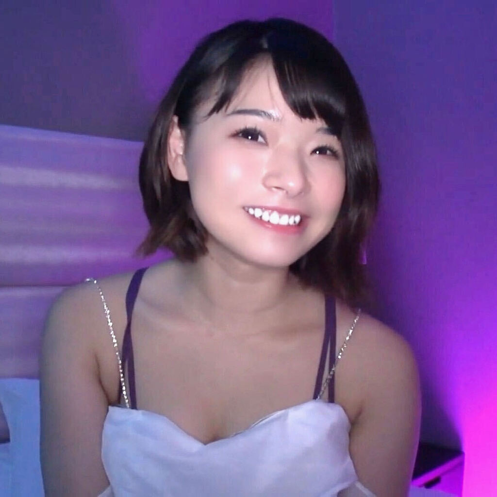 FC2-PPV-4981797 【完全独占】透明感あふれる清楚系アイドル。密室でむっつりなスケベ心を解放し背徳の愉悦に呑み込まれる一期一会。