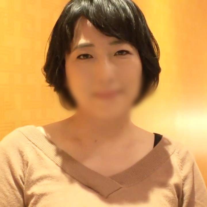 FC2-PPV-4982216 【熟女】色白Fカップのぽっちゃりボディを持つ53歳熟女◆カメラの前で電マオナニー披露！パイズリご奉仕！生チ○ポでアヘ顔イキ連発！！
