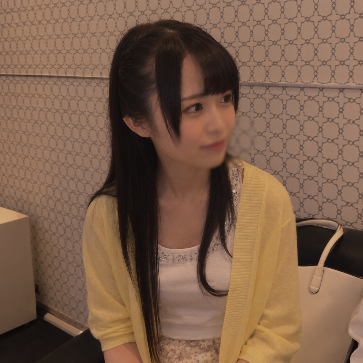 FC2-PPV-4982252 【※数量限定※】20歳黒髪ロング★上京したての清楚系女子大生★密室で限界ドピュッと連続射精＆極上お掃除フェラ【※特別公開※】