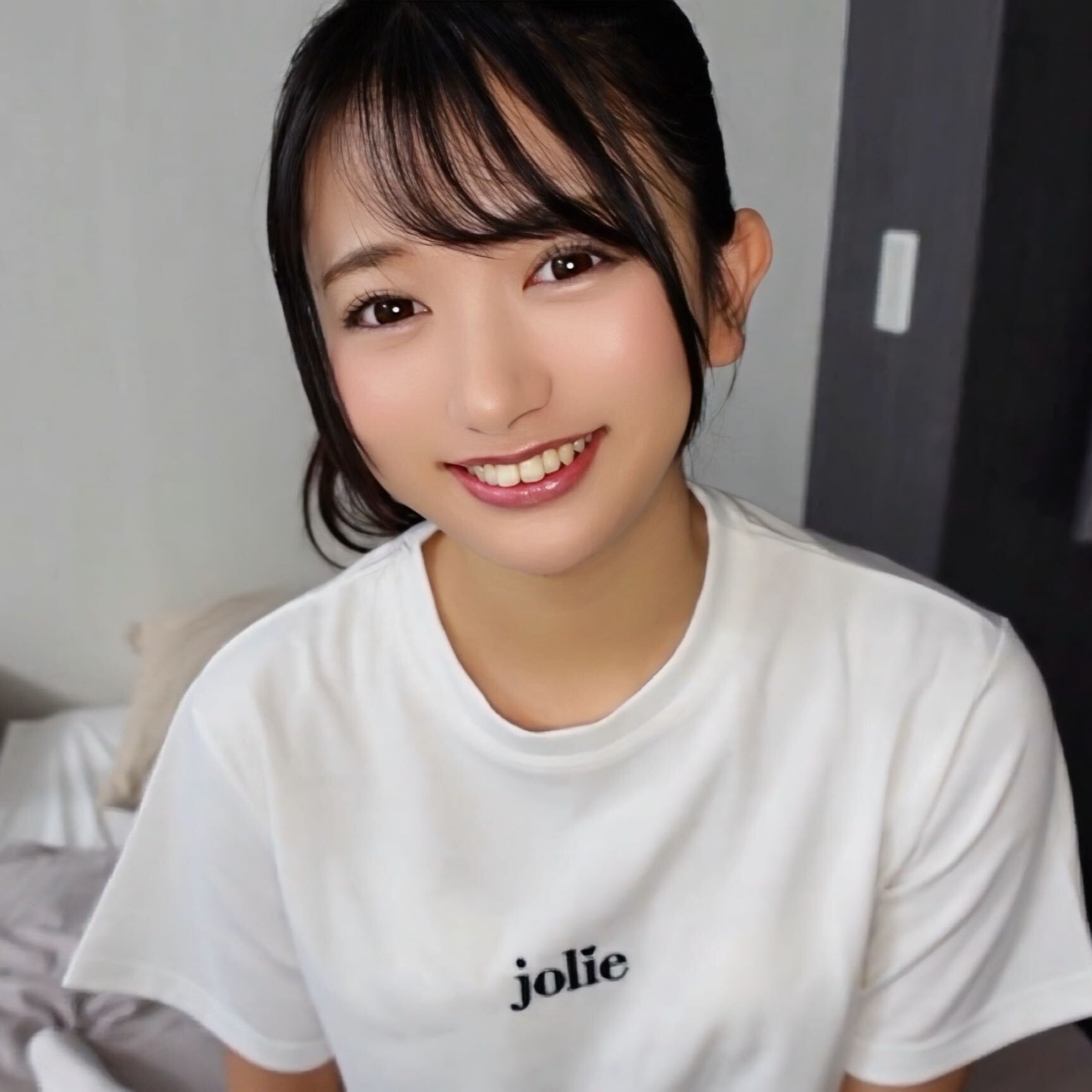 FC2-PPV-4982909 【FC2史上最高峰】都内の有名大学に通うアイドル級女子大生１９歳　数年ぶりに挿入される男の異物にカメラを忘れて痙攣絶頂する姿を高画質で収めました。※数量限定