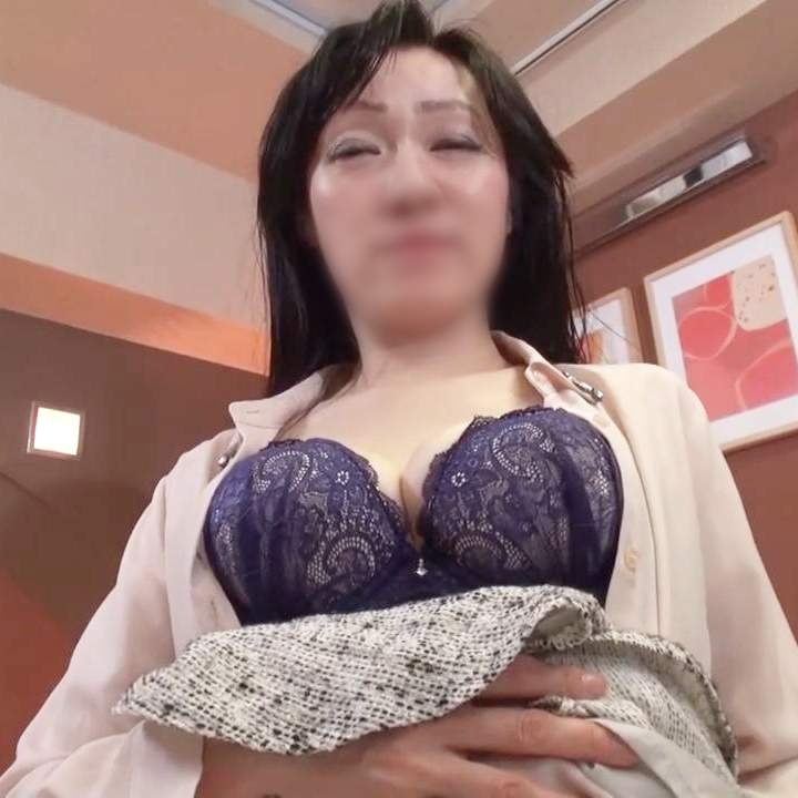 FC2-PPV-4984136 【中出し】ゲーム感覚で男のカラダを舐め始める熟女！Fカップ巨乳を持つ49歳・スレンダー熟女◆他人棒に我を忘れてイキ果てるドMな乱れっぷりが凄い！膣内射精！