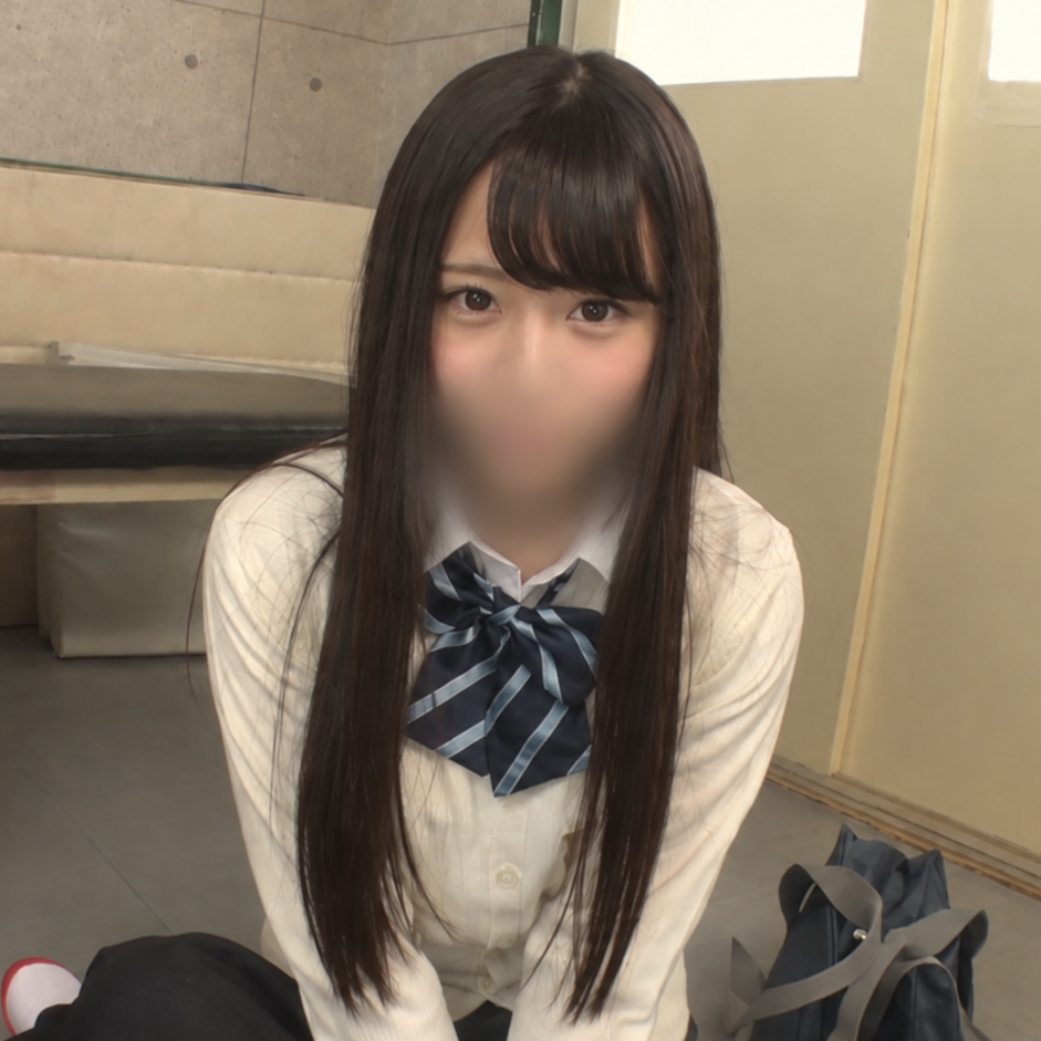 FC2-PPV-4984138 【※数量限定※】18歳・148cm低身長クラスメイト★制服ミニスカ＋ニーハイの絶対領域★体育館倉庫で立バック★声を殺して脚が震える密室プレイ