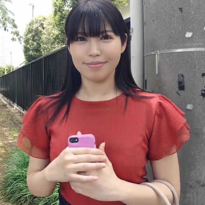 FC2-PPV-4984695 【欲求不満の人妻】普段は地味で大人しい隣人の人妻（27歳・Eカップ）が、昼下がりに隙を見せて誘惑し、濃厚な体液を絡ませながら激しくイキ乱れる背徳の不倫ハメ撮り映像