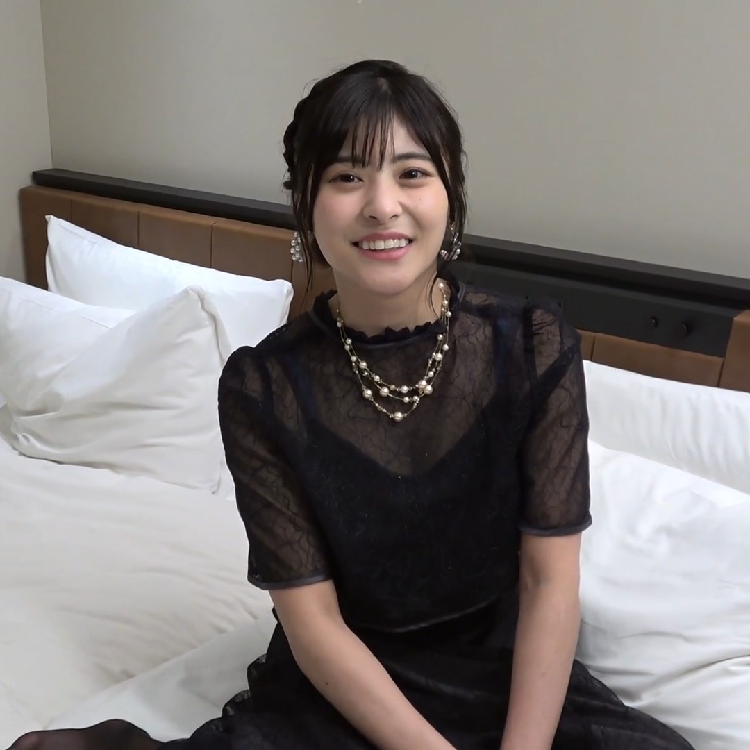 FC2-PPV-4984757 都内有名大に通う清楚系女子大生20歳と人生初めてのハメ撮り。