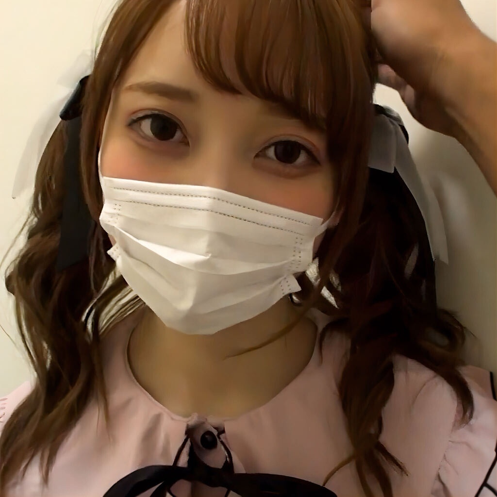 FC2-PPV-4984759 メン地下にハマって借金地獄の地雷ちゃん。返済日間近で5万でご奉仕。激狭トイレでのご奉仕記録。