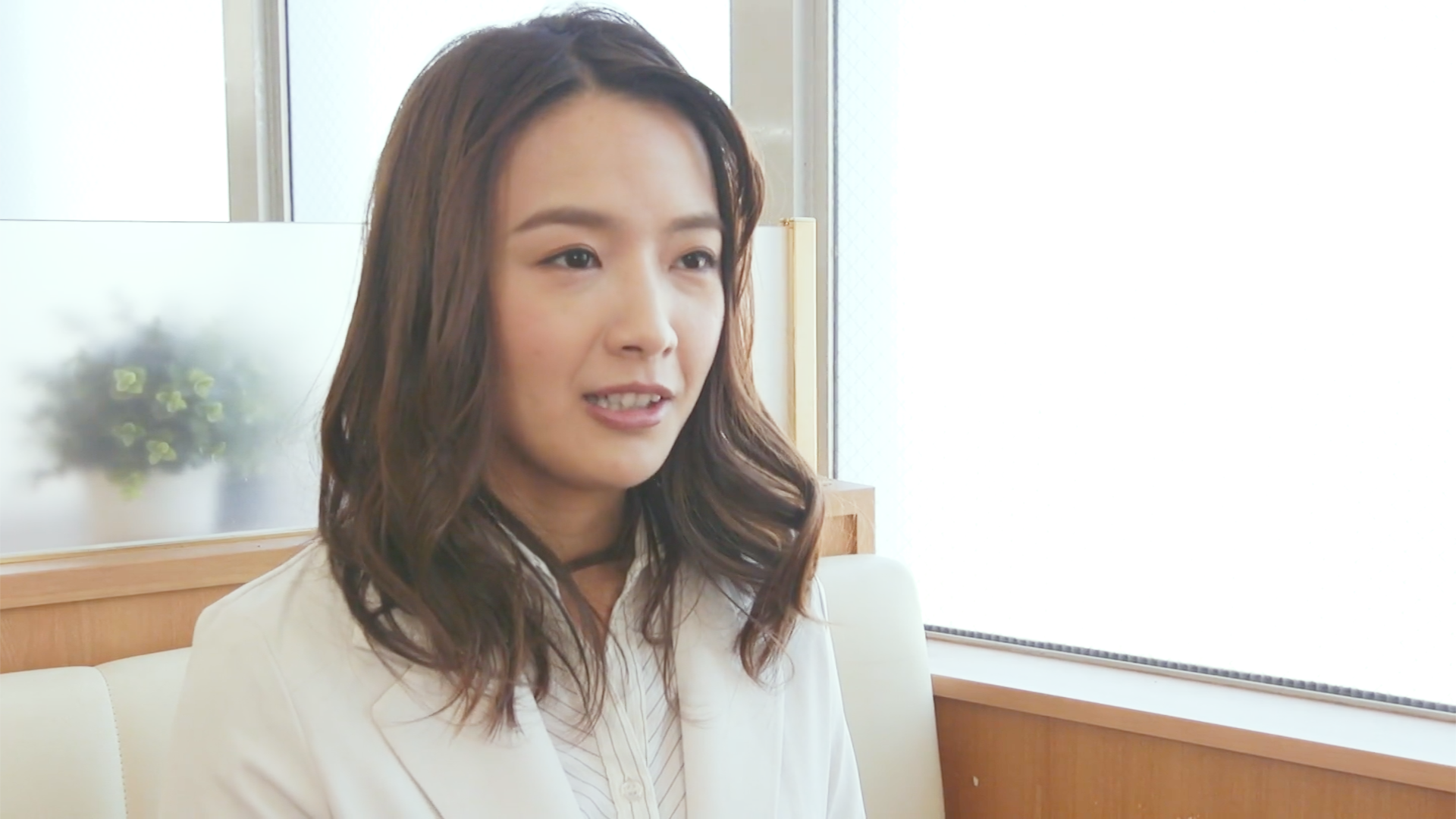 FC2-PPV-4985896 【在庫限り】★驚愕のマゾ★神戸在住、法律事務所勤務(39)。婚期を逃しそうな変態に注ぐ妊娠濃厚中出し。お堅い表情がトロトロに！倫理観の欠片もないへコヘコ腰振りで子宮を満たしちゃいました。