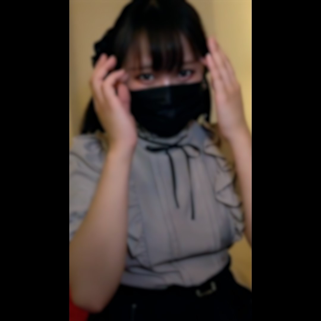 FC2-PPV-4987790 上京してメイク覚えたての１９歳。意味わかんないくらい太ももムチムチで中出し不可避でした