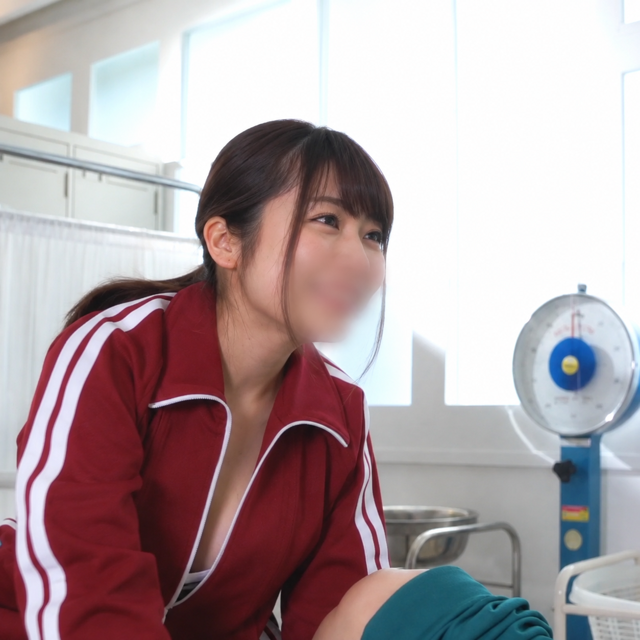 FC2-PPV-4988705 【※保健室のベッド※】18歳・158cm Hカップ 口答えするクラスメイト★カーテンの中で胸を寄せる★”パイズリで射精”密着映像【※在庫限り※】