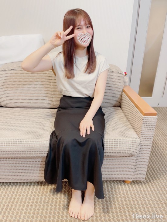 fc2-ppv 3108907 清純Styleに可愛い笑顔を持つ美女が地方には存在した！！メミちゃん、小柄で感度抜群、世間を知らない地方女子大学生に白昼のビジホで初老と生はめ、中出し。 {