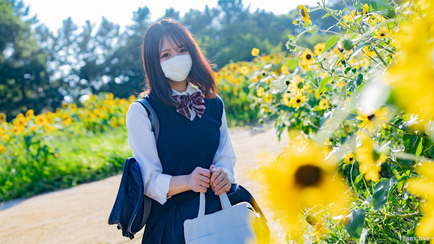 fc2-ppv 3129196 11/23まで限定！！【無修正】幼さの残る色白清楚なFcup美◯女女子◯生・・・慣れない手つきで男性器を挟み込み揺れる美巨乳を堪能しながらゴム無し膣内射精＆口内射精！！ {
