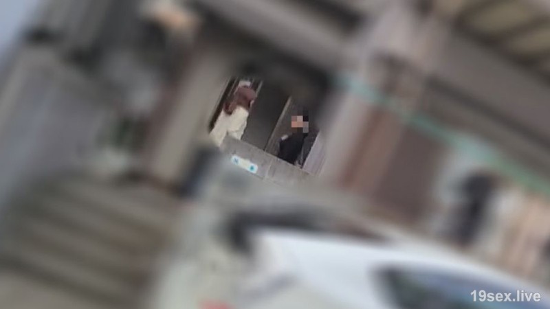 fc2-ppv 3133512 【個人】ママ友との団欒を奪い、スレンダーな人妻の自宅に訪問。ママ友に見られ。。。 {