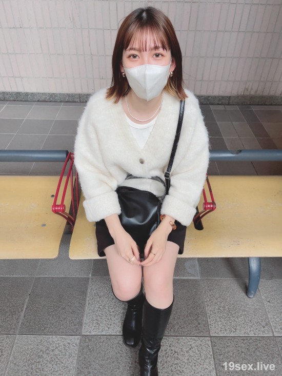 fc2-ppv 3142685 経験人数ではなく、SEXの回数が２回という信じられない可愛い女の子！！世の中、まだまだこんな女性がいるんですね、そんな彼女にタップリ中出しした一部始終！！ {